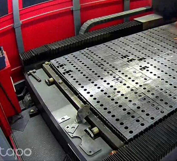 L'application des coupeurs laser précis dans le traitement des feuilles avec de nombreux trous