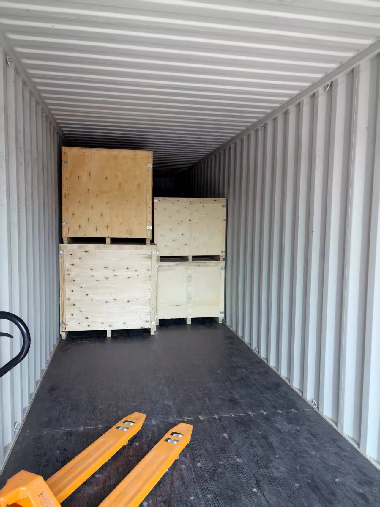 80 ensembles de la machine de soudage laser expédiés aux distributeurs brésiliens